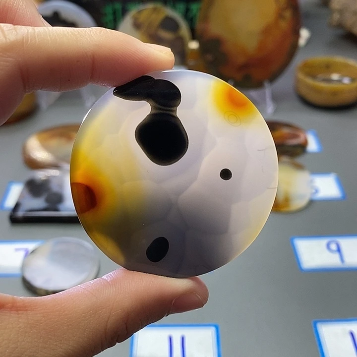 玛瑙/玉髓未镶嵌珠宝半成品71