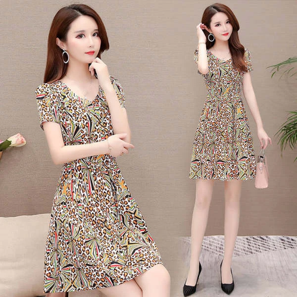 2025夏季女士宽松气质洋气减龄遮肉显瘦短袖连衣裙