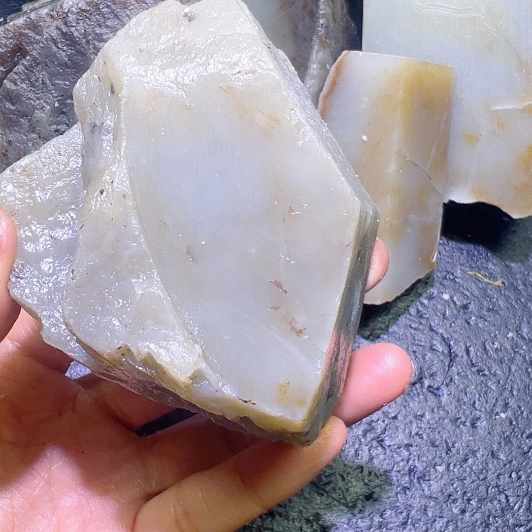 和田玉未镶嵌珠宝半成品