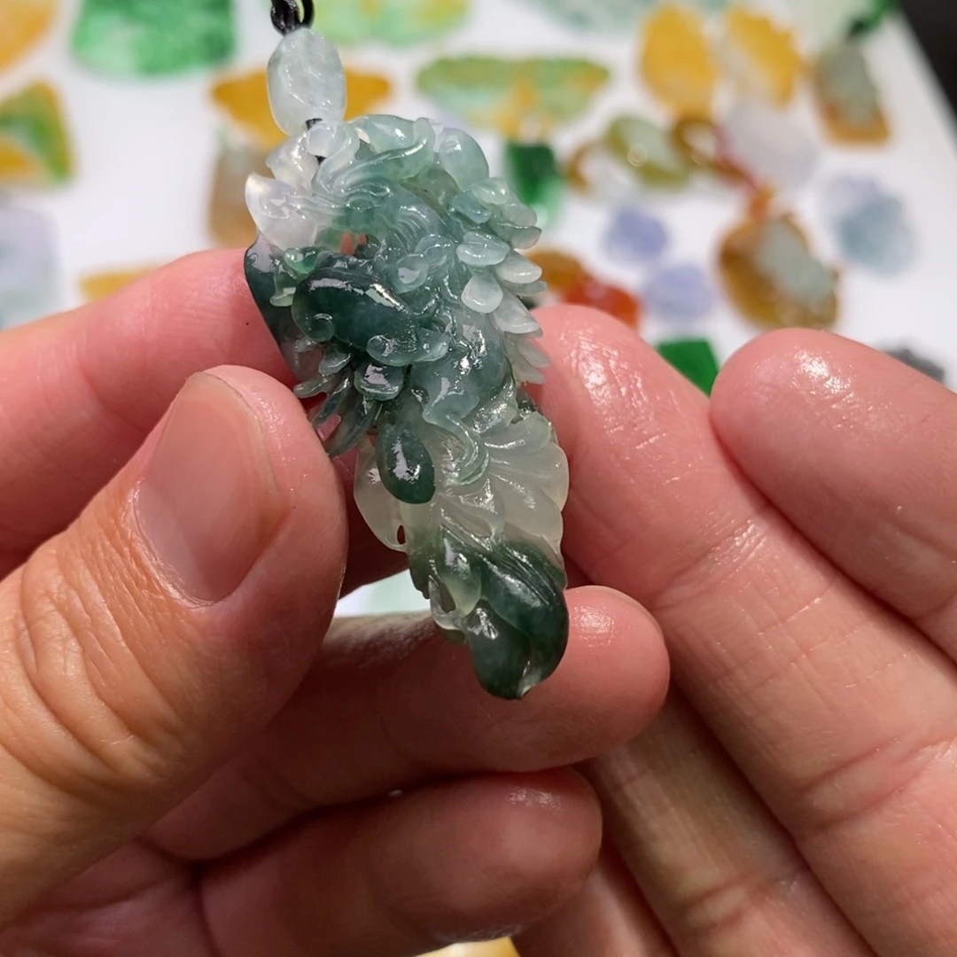 定制翡翠未镶嵌吊坠