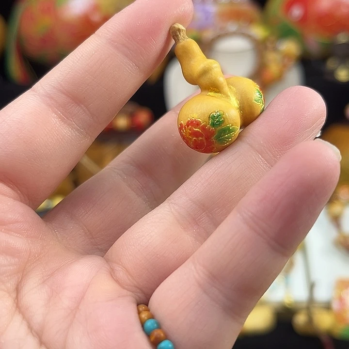 琉***璃快快乐乐咯来咯摸摸摸