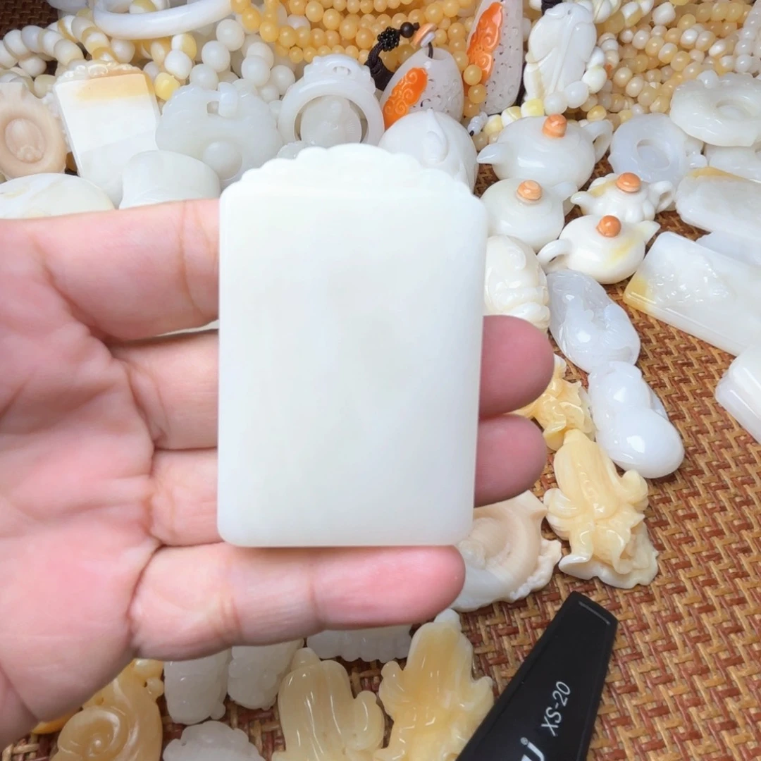 贝壳非金属冰透全品无事牌