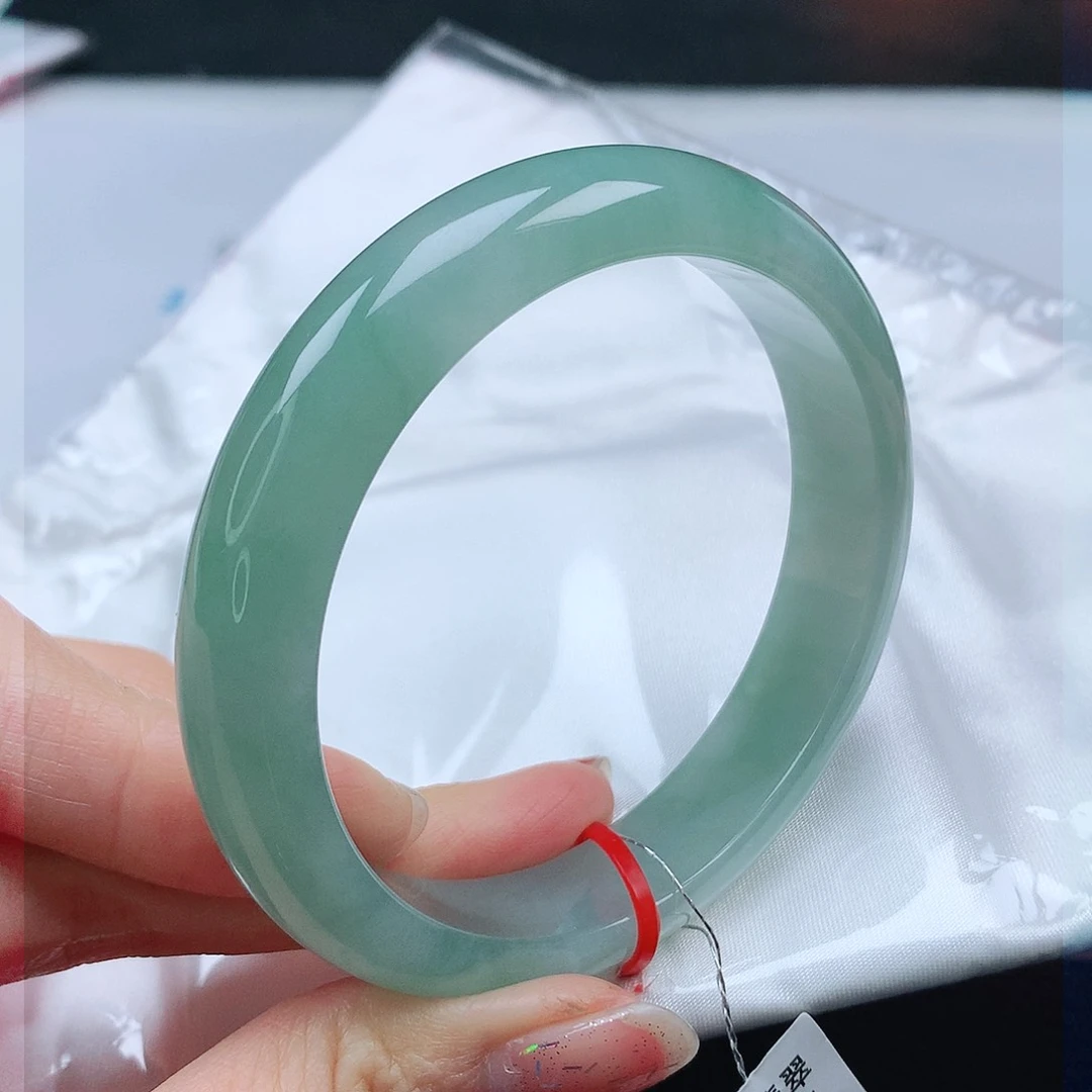 翡翠手镯未镶嵌59圈