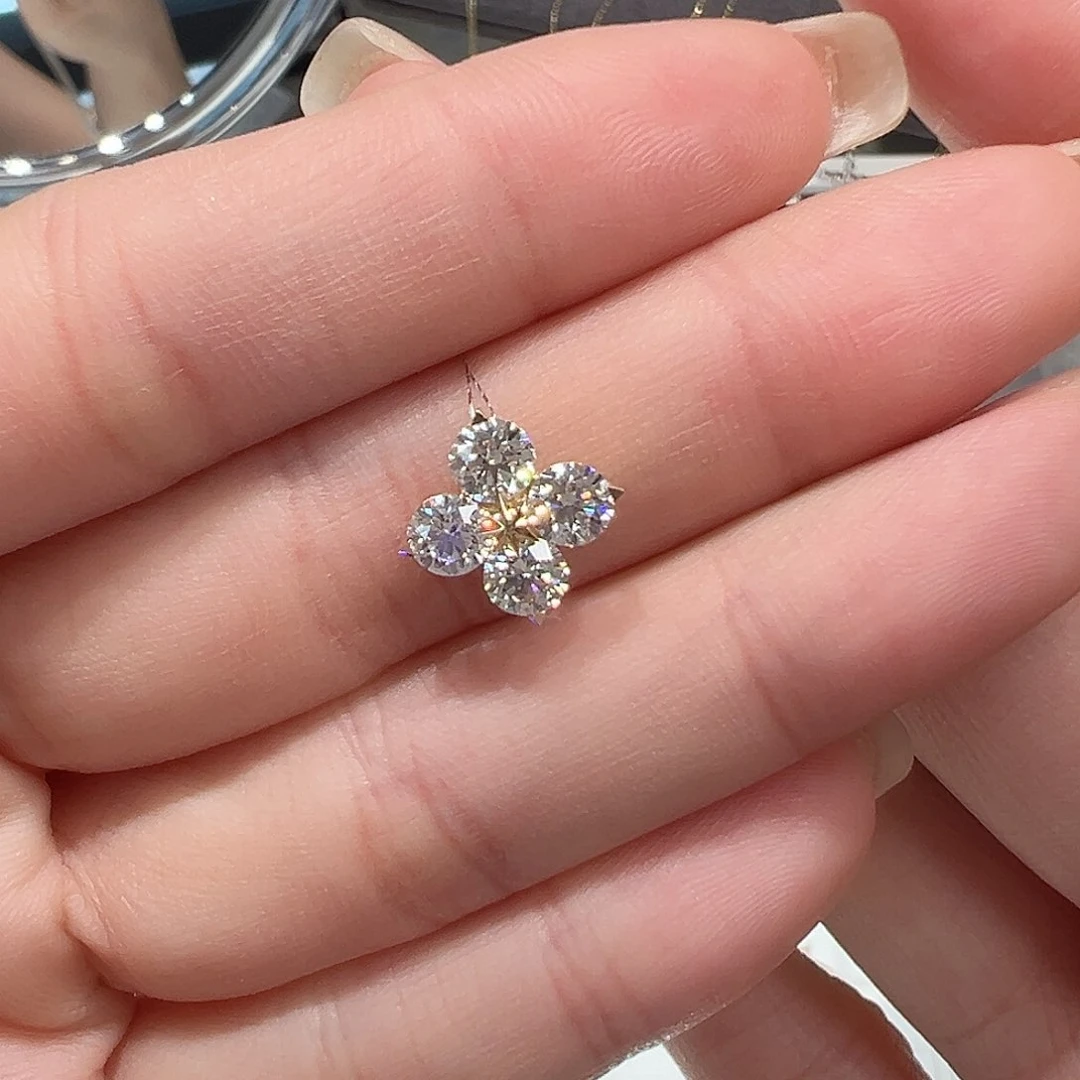 实验室培育钻石18K金镶嵌吊坠