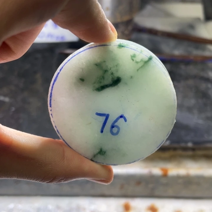 翡翠裸石虎虎珠宝手镯定制