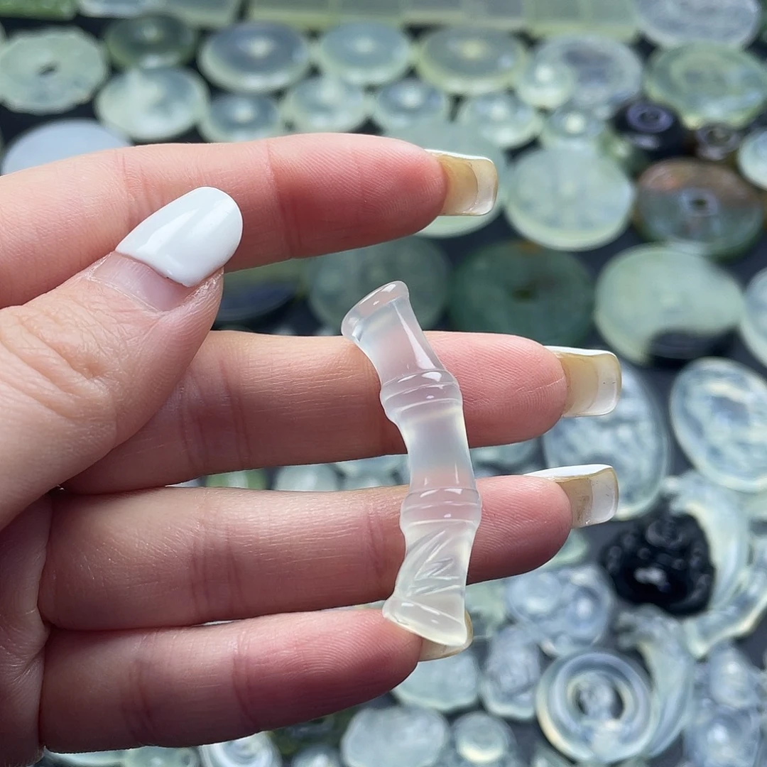 岫玉未镶嵌颈饰冰透竹节