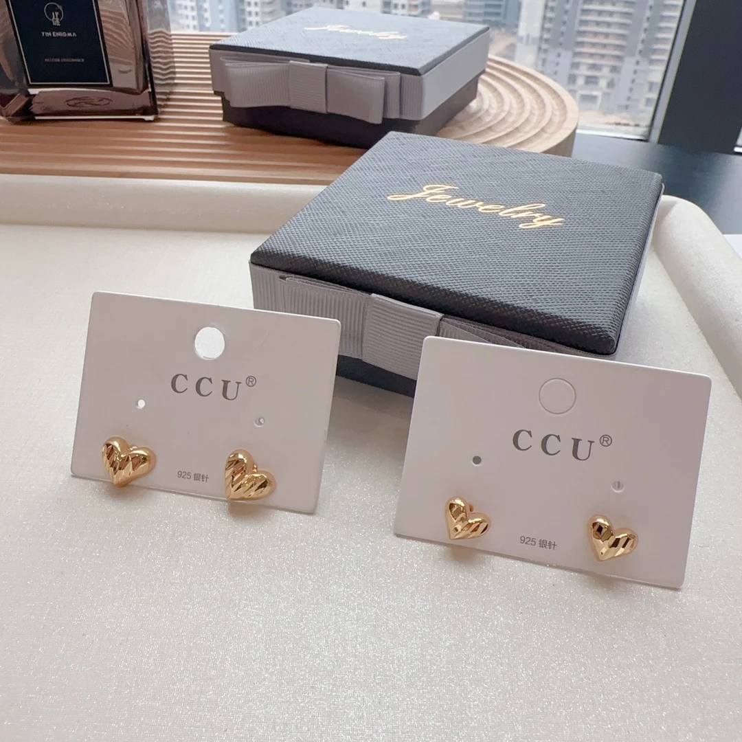 合金耳饰 简约百搭法式金色爱心女款耳钉ED31