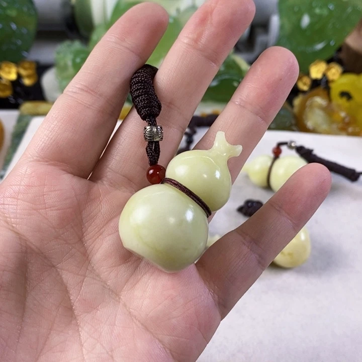 未镶嵌岫玉挂件吊坠、