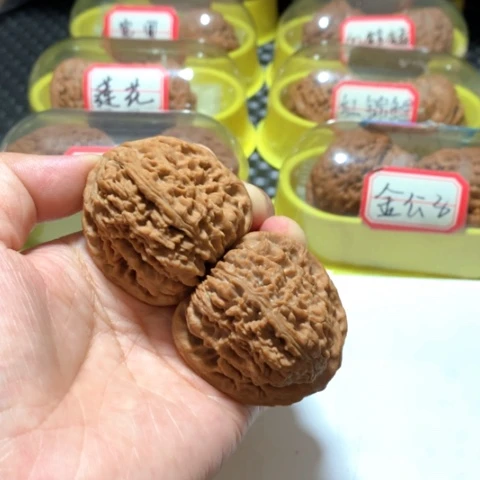 吊坠文玩核桃?*二三角疆