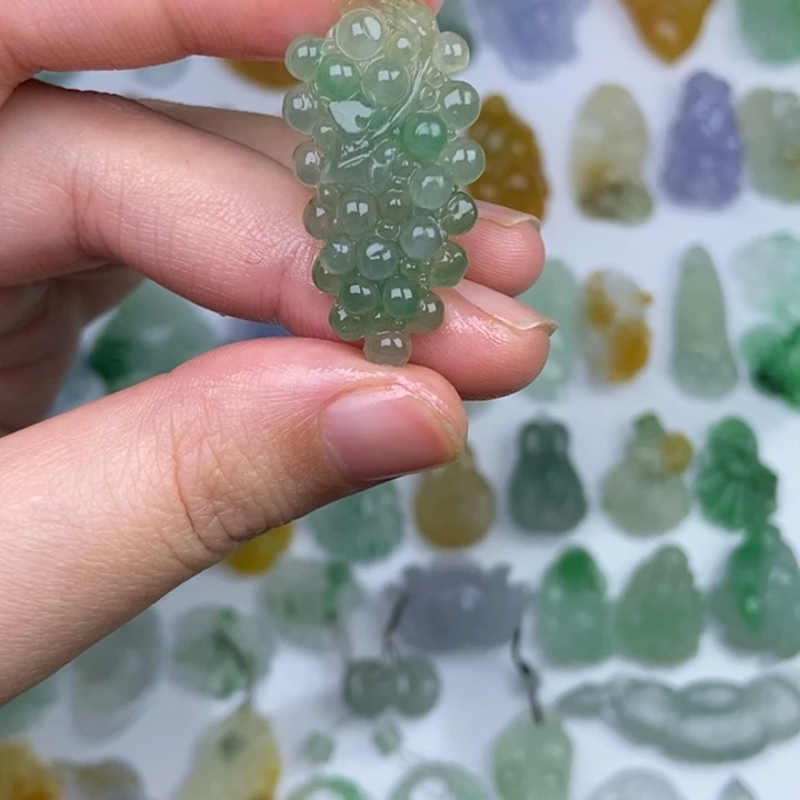 定制翡翠未镶嵌葡萄