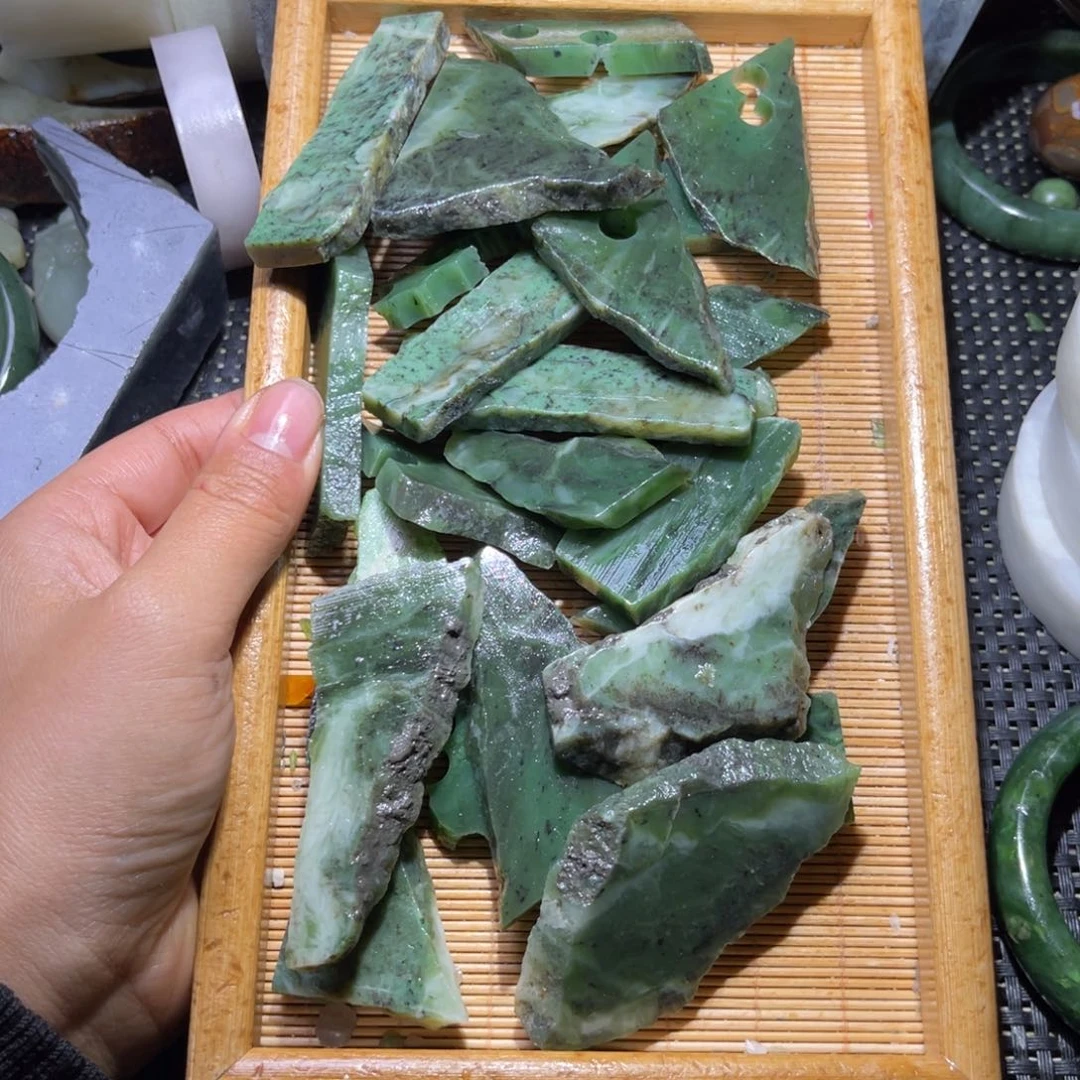 未镶嵌和田玉车挂