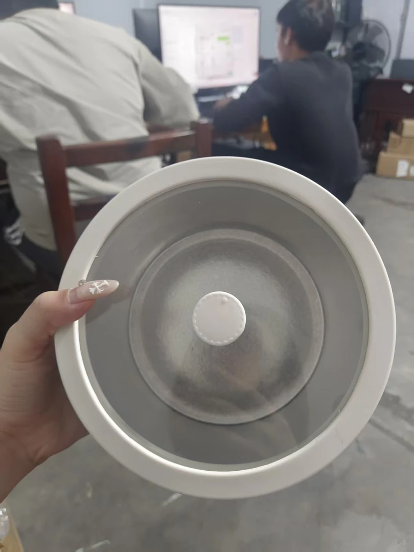 纯钛冰花银色2L保鲜盒（玻璃盖）