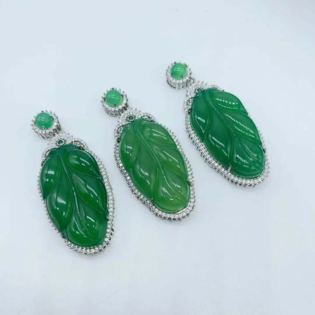 【玉美人曌璞阁】合金镶嵌绿玛瑙树叶吊坠约卡47（多样性发一）