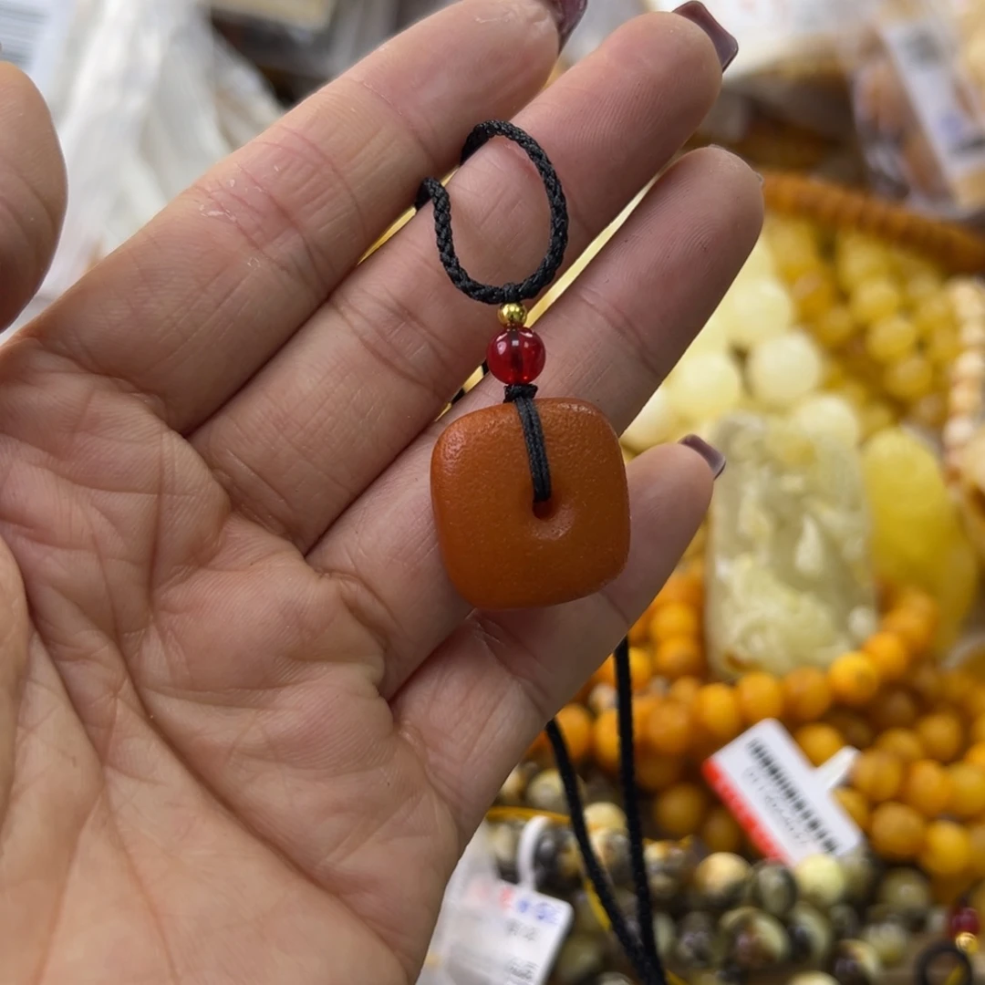 琥珀珠宝奇石未镶嵌