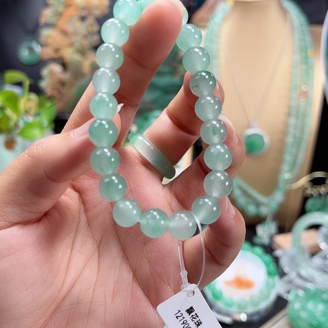 颈饰未镶嵌石英质玉