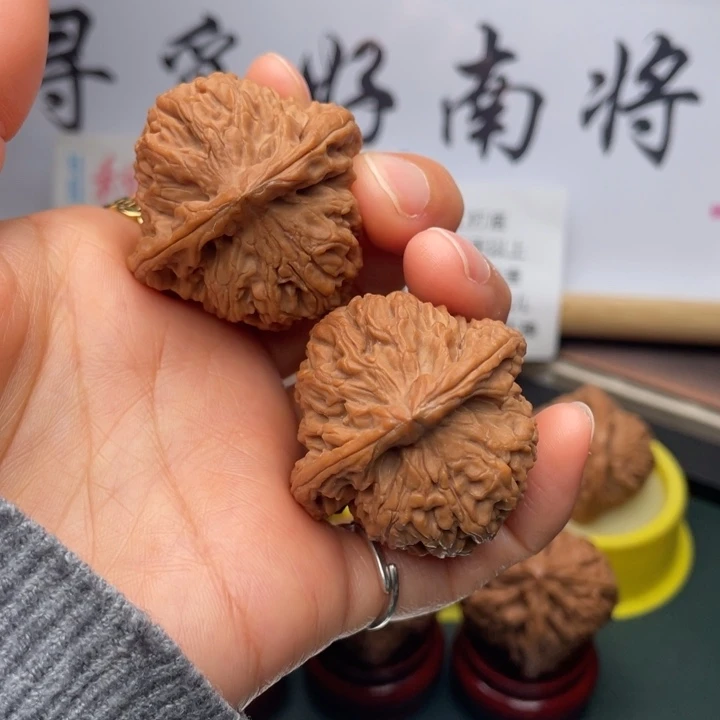 文玩核桃吊坠2***年40尺三角高炮