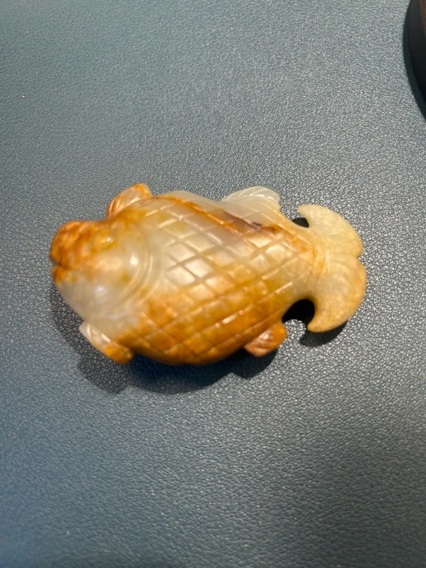 和田玉黄沁玉鱼1