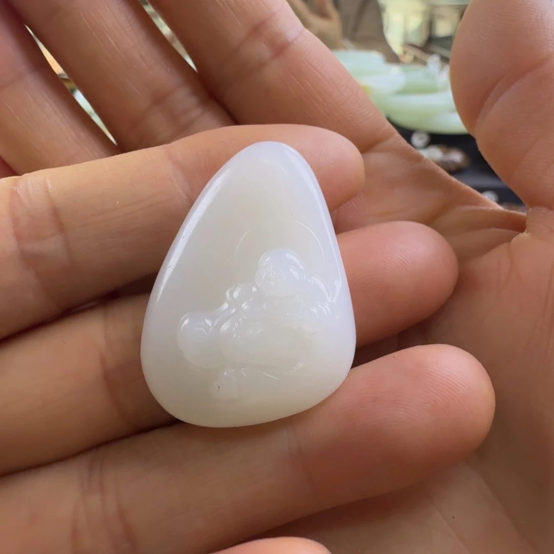 和田玉未镶嵌颈饰挂件