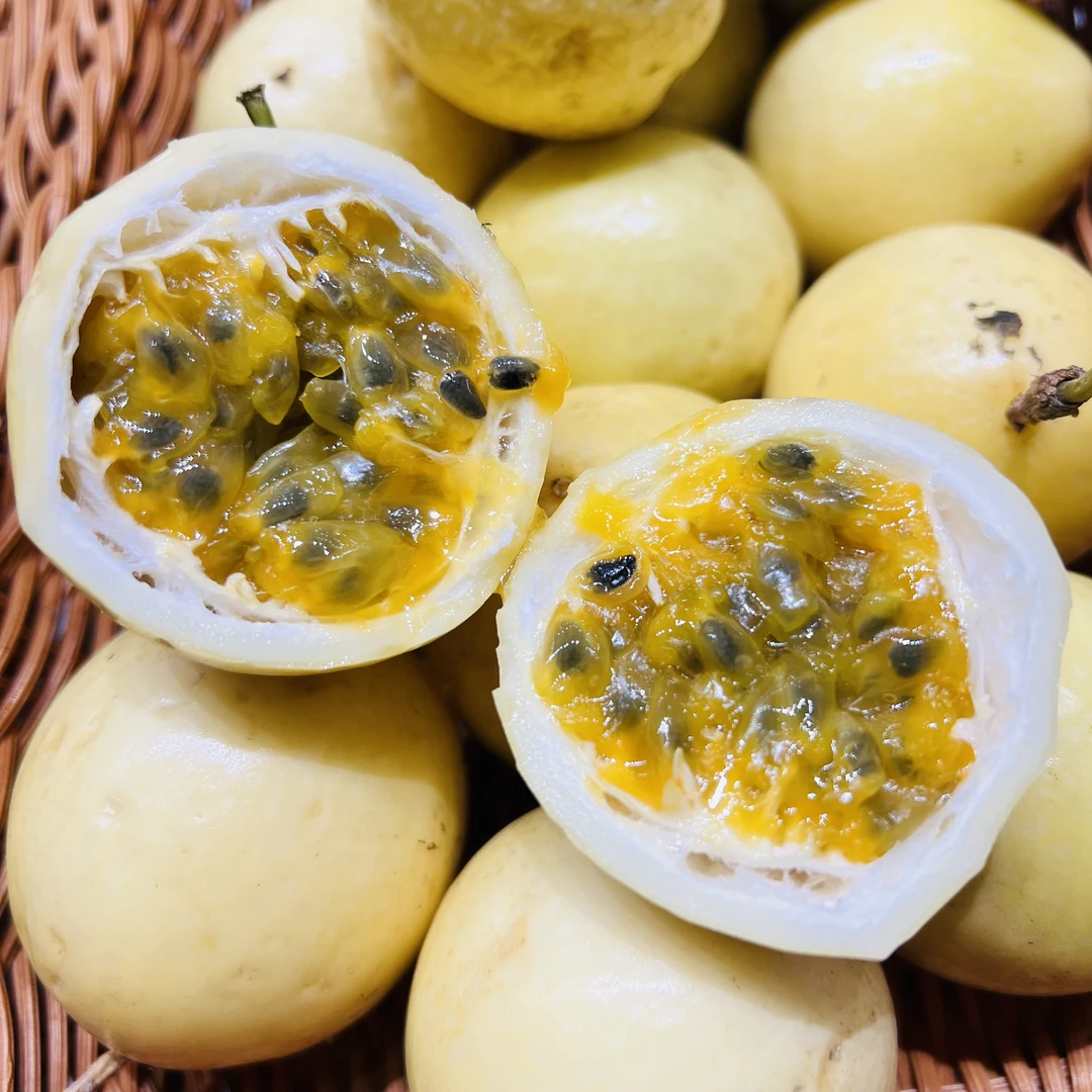 海南黄金百香果一袋净重2斤左右 约15颗果  9分甜