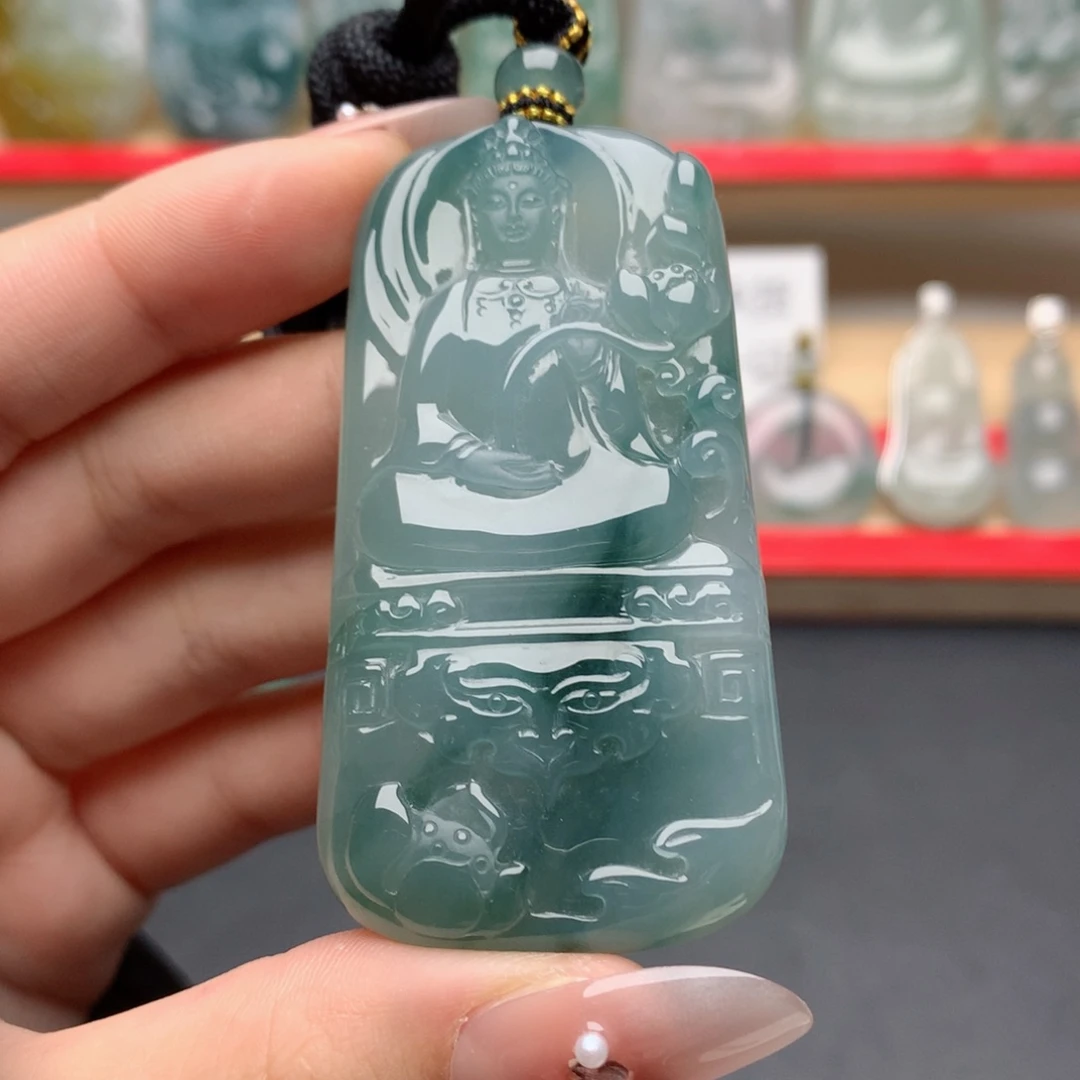 翡翠未镶嵌颈饰素衣观音