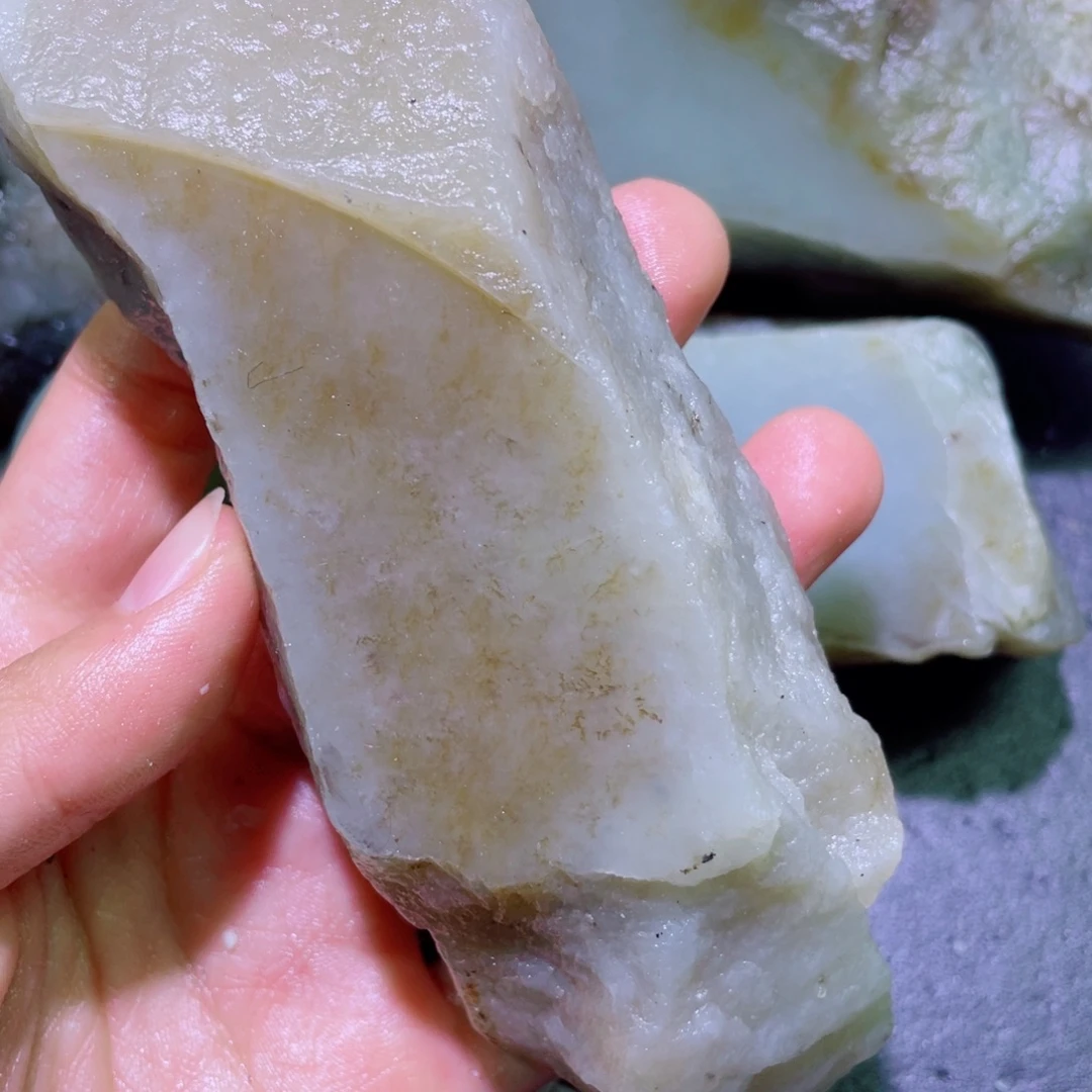 和田玉未镶嵌珠宝半成品