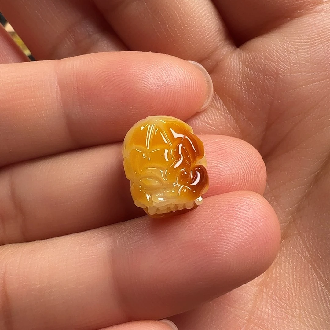 蜜蜡颈饰未镶嵌貔貅