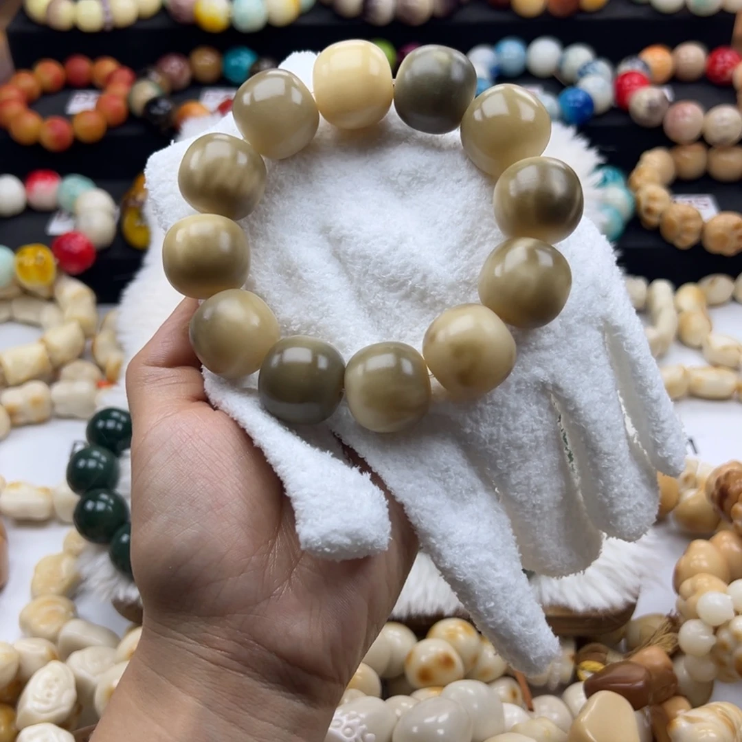 吊坠白玉菩提干磨瑕疵24