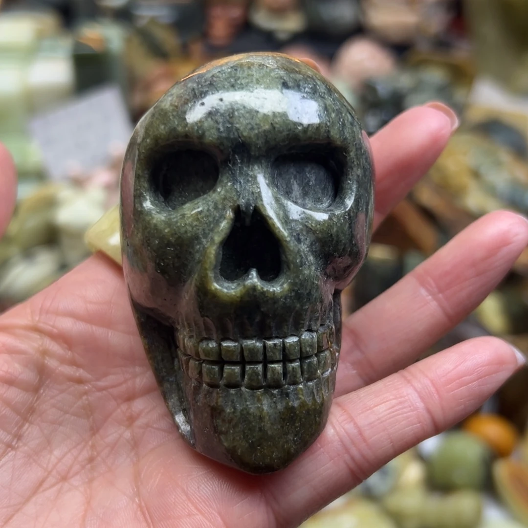 岫岩河磨玉（透闪石质玉）未镶嵌颈饰河磨玉骷髅手玩