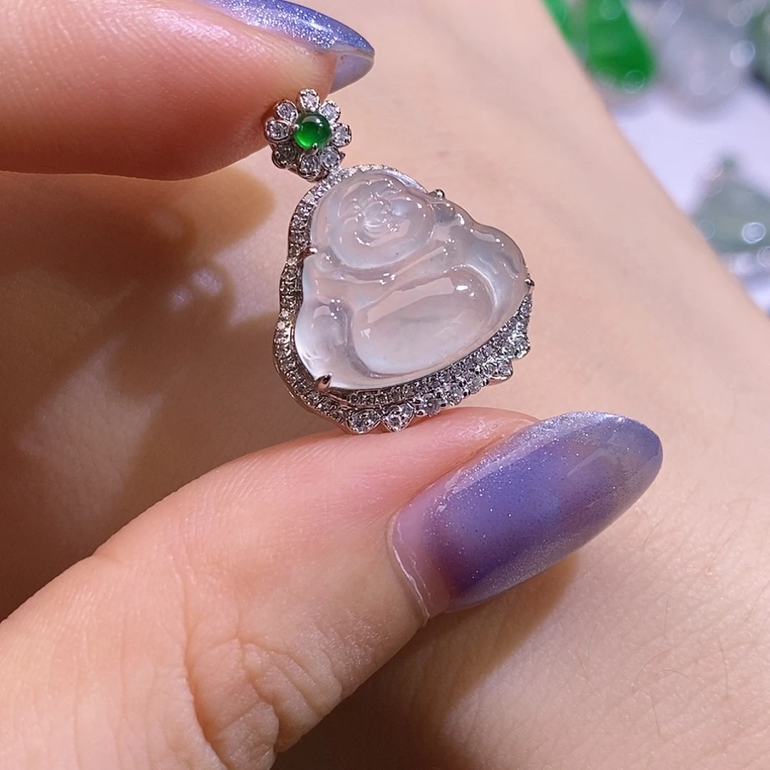 颈饰18K金镶嵌翡翠佛