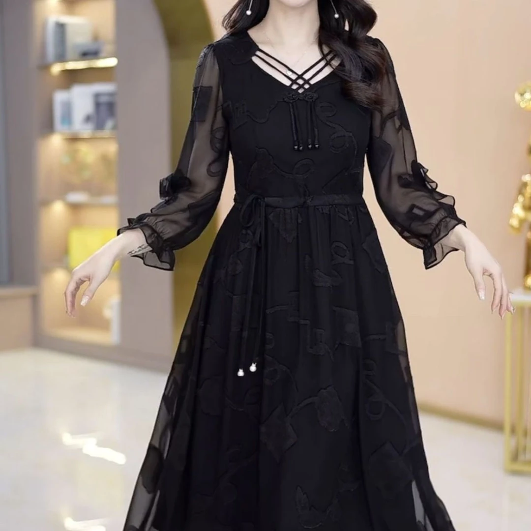 赫本风洋气高端连衣裙2025春夏新款年轻