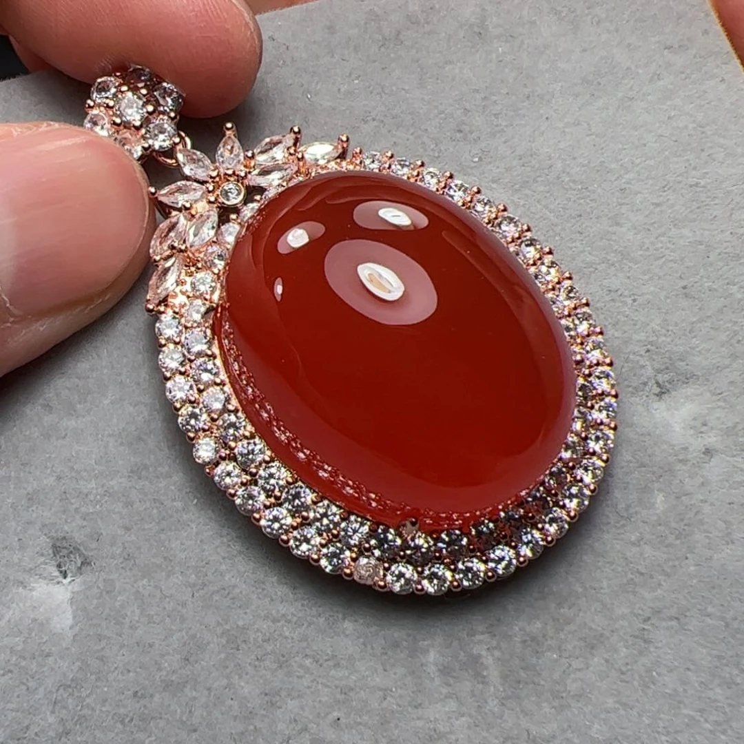 南红玛瑙吊坠合金