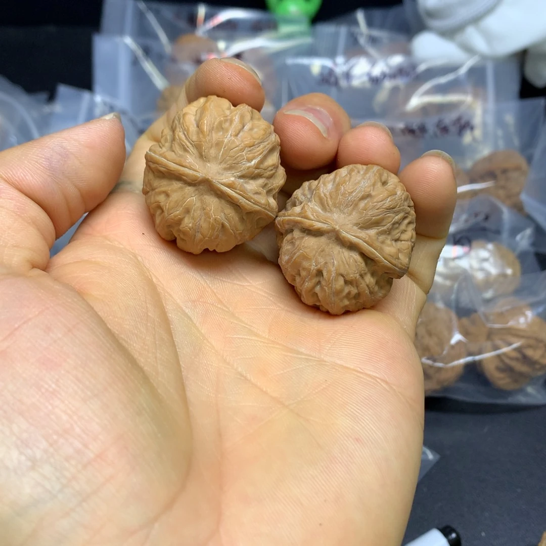 文玩核桃把件边33门头沟元宝红皮
