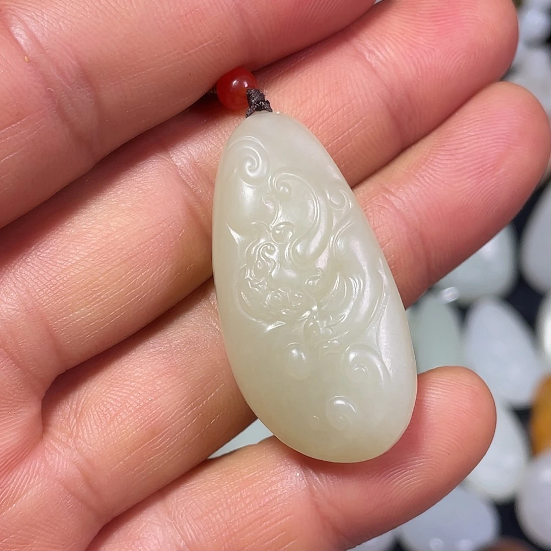 和田玉未镶嵌颈饰吊坠