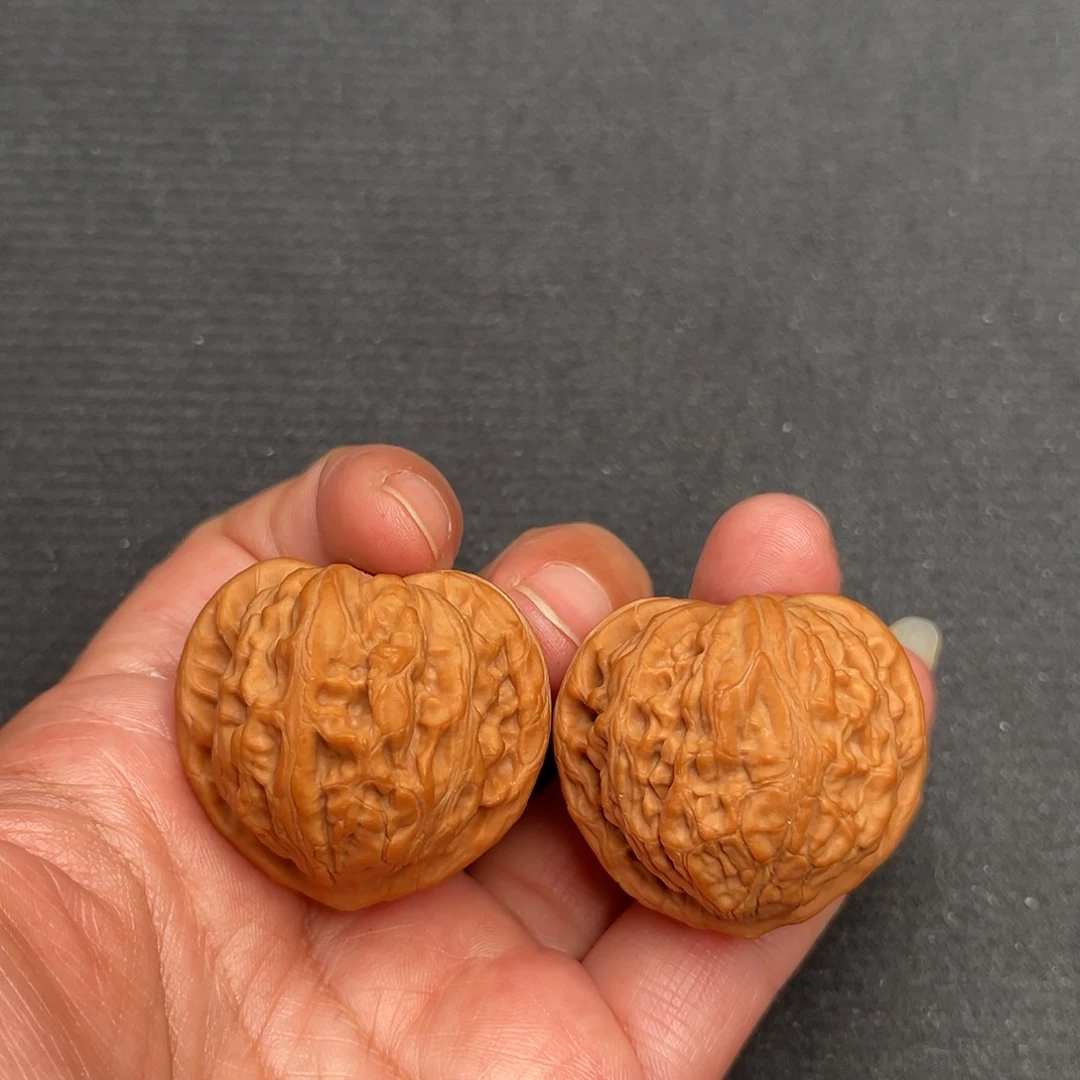 把件桃核37×37全品头茬金牛狮子头XM3507