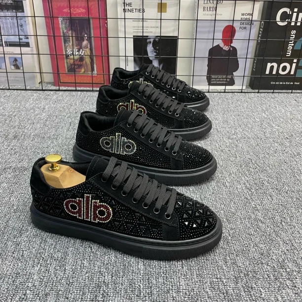 2025欧洲站新款秋冬百搭时尚新款潮流板鞋系带加绒保暖低帮板鞋