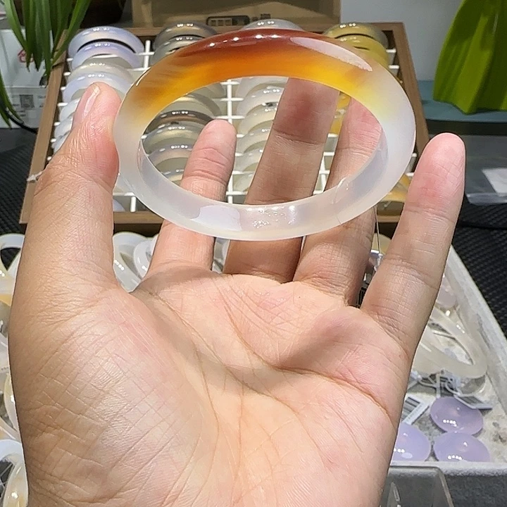 手镯玛瑙/玉髓未镶嵌57福利