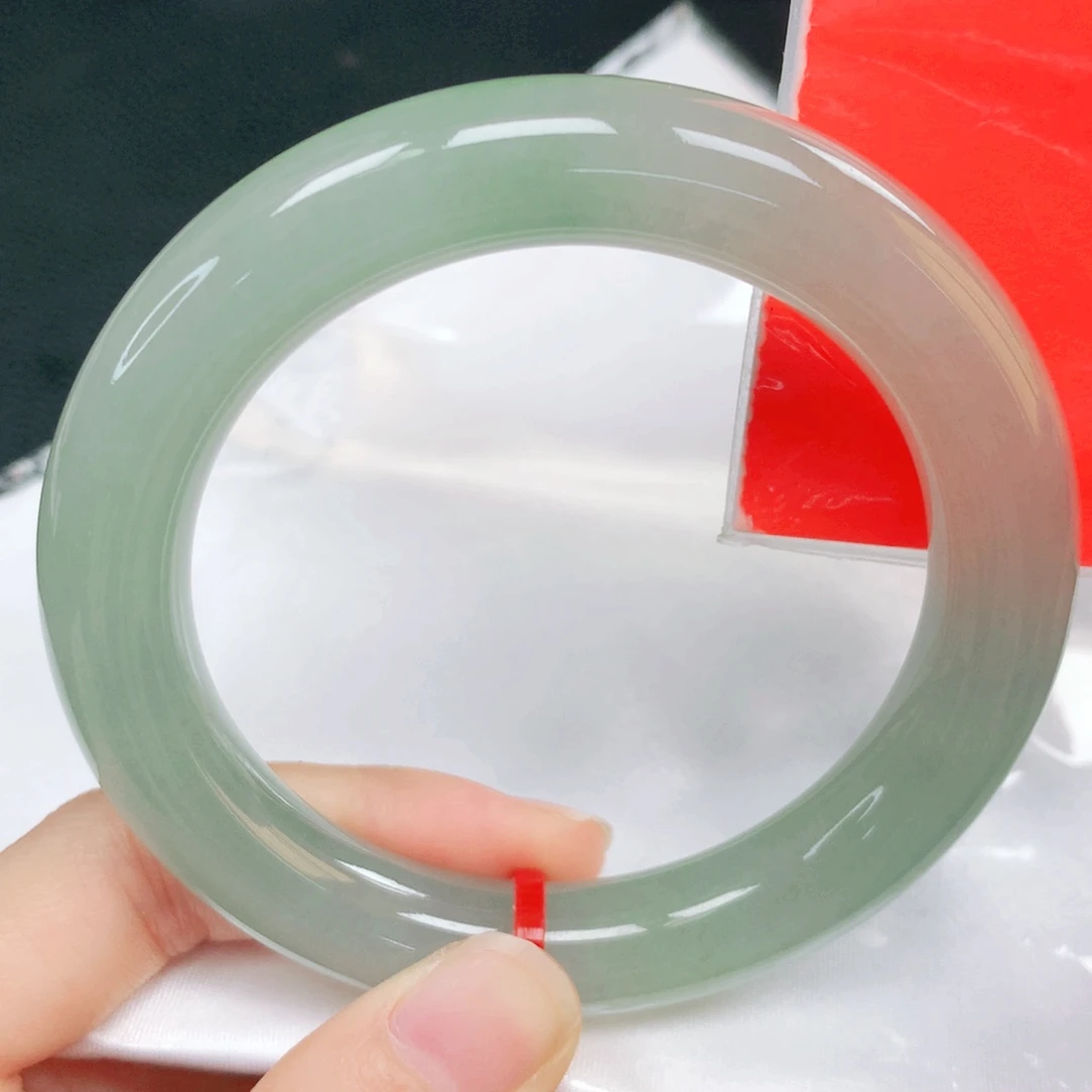 翡翠未镶嵌手镯57圈