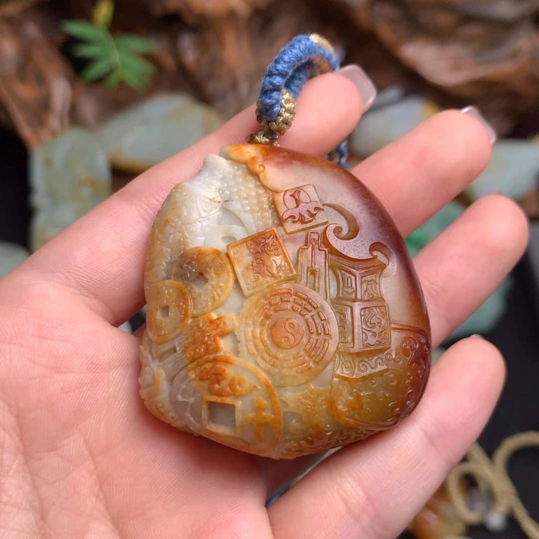 小***。和田玉未镶嵌挂件