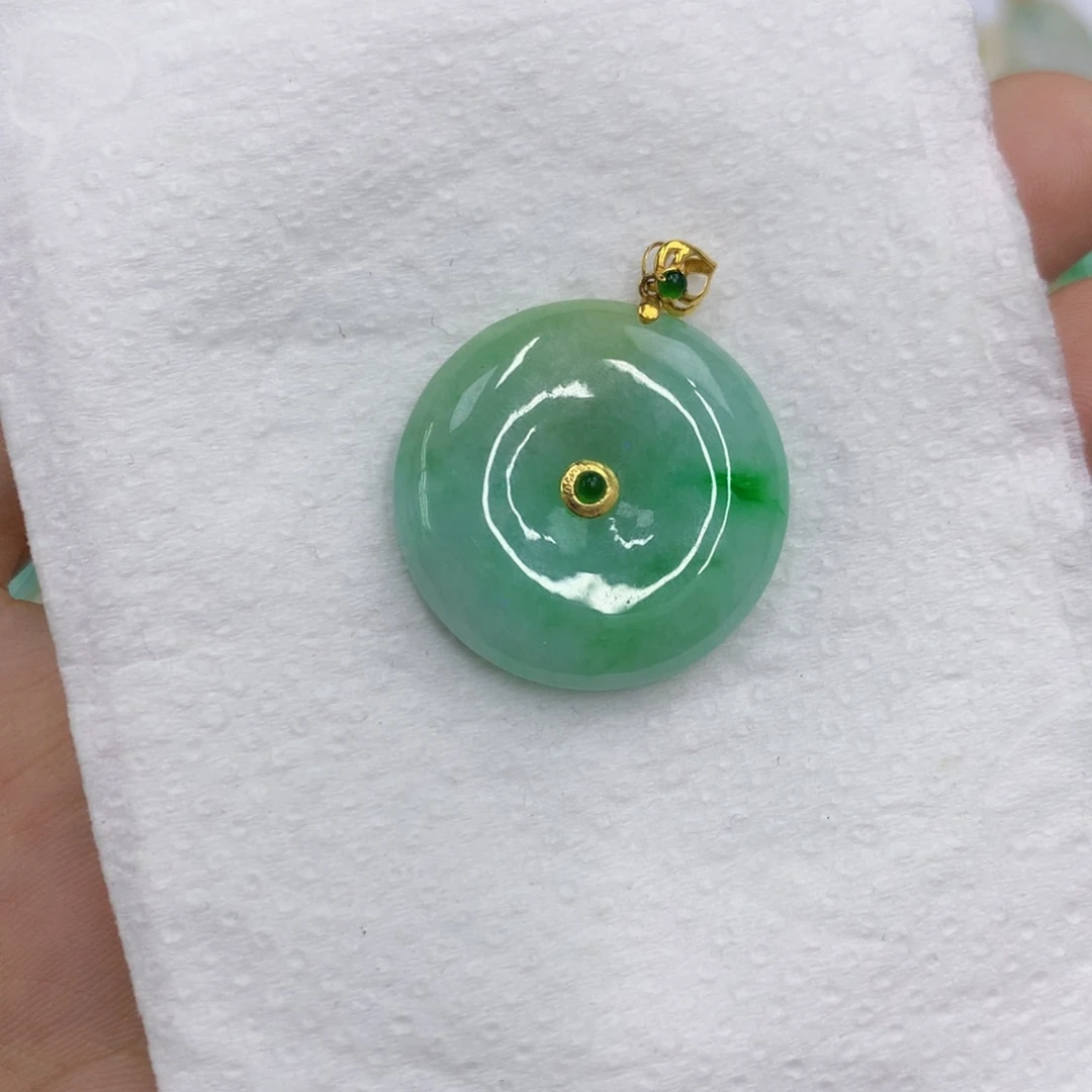 翡翠18K金镶嵌颈饰翡翠