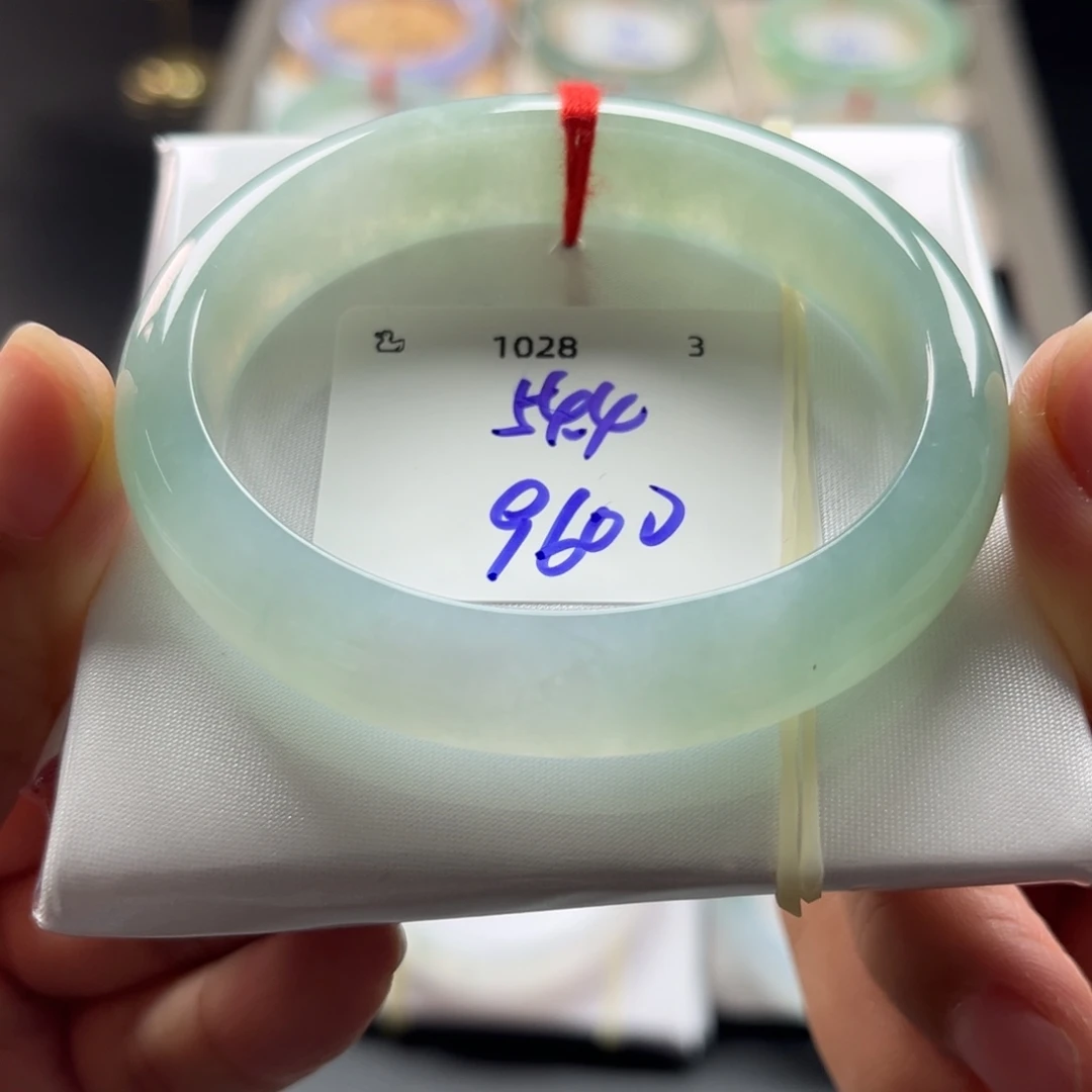 翡翠未镶嵌手镯54.4贵妃