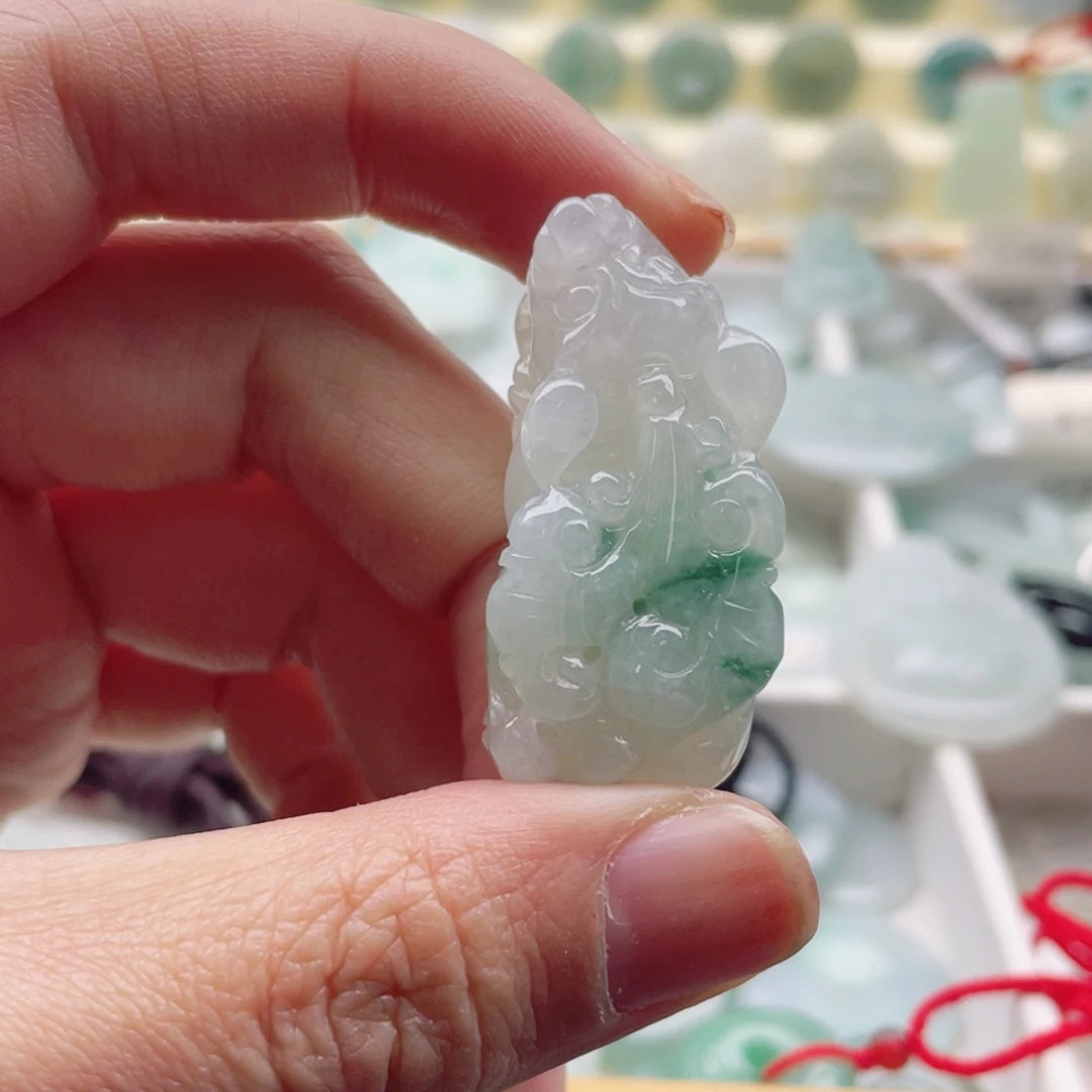 翡翠颈饰未镶嵌天然翡翠