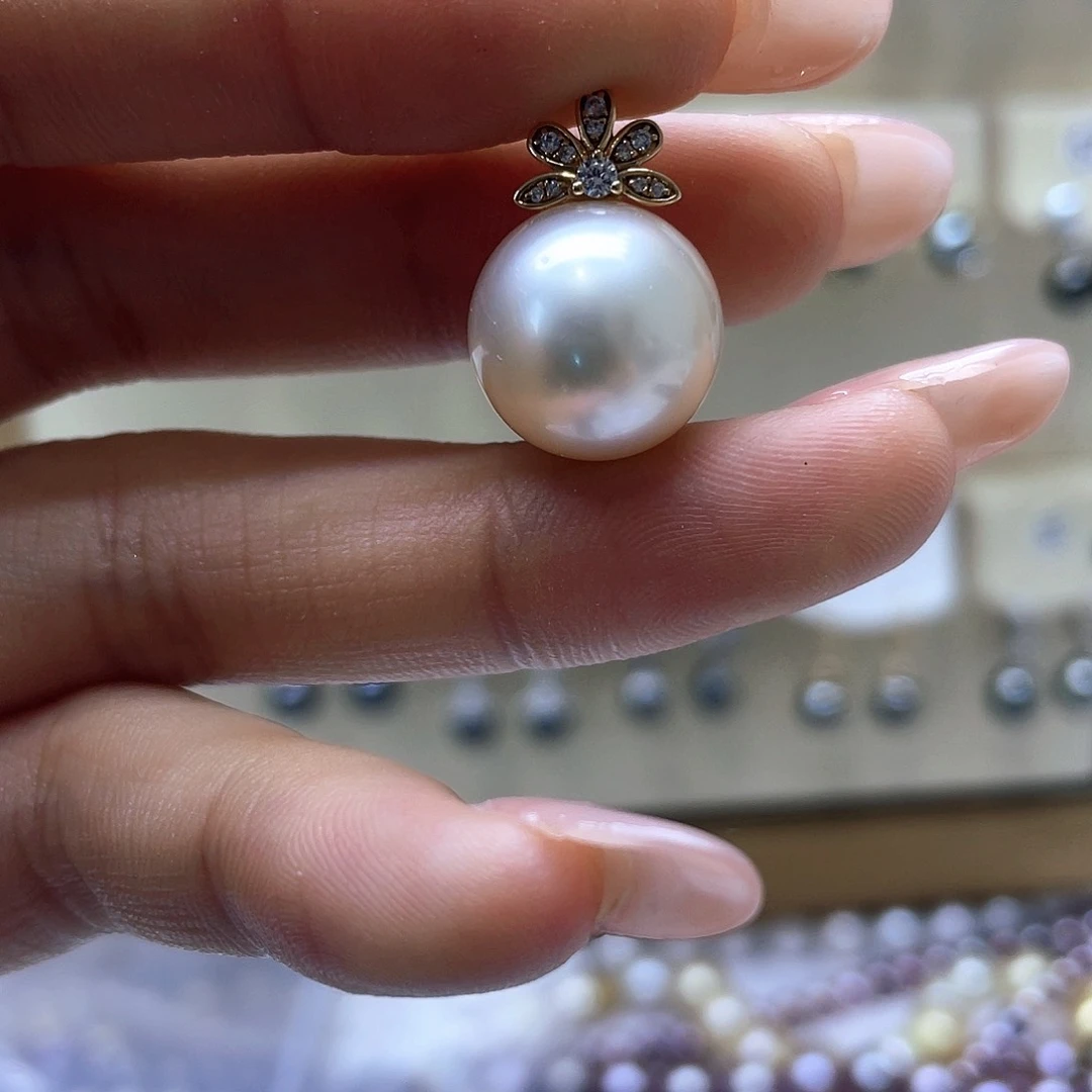 海水珍珠颈饰18K金镶嵌