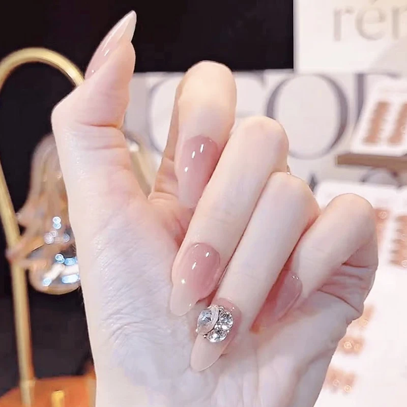 【嬛嬛钻】甄嬛甲带钻纯欲手短椭工穿戴甲奶白裸粉轻奢显白美甲中椭