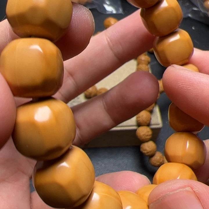 猴头核桃手串辣椒