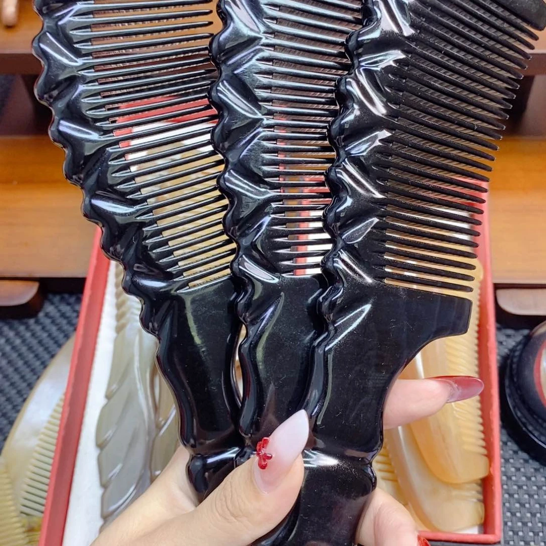 纯手工制作纯牛角梳子