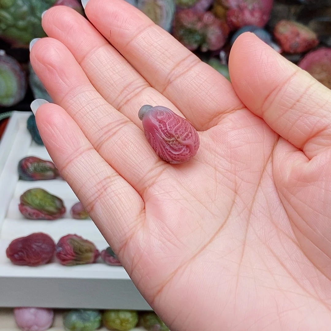 未镶嵌石英质玉（盐源）珠宝半成品河****家