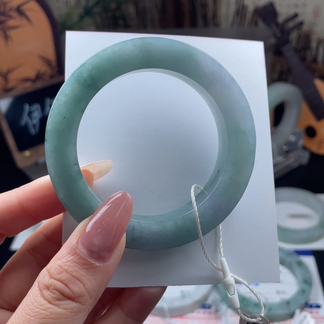 定制翡翠未镶嵌翡翠手镯基地质检发货