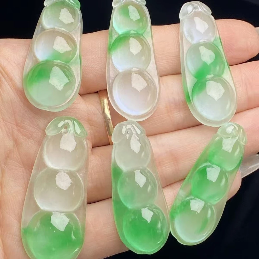 A32绿色飘花裸四季豆吊坠宽19mm高42mm多样性发其一