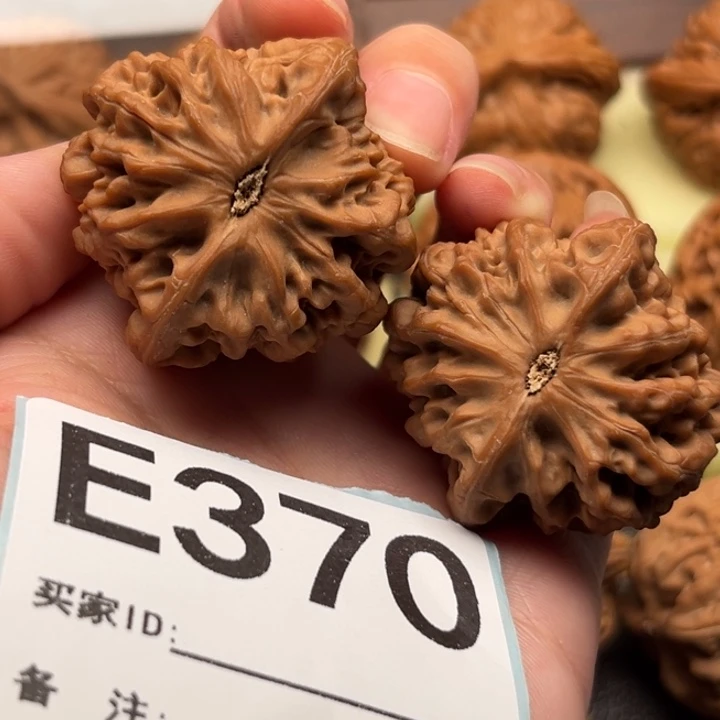 ****把件文玩核桃370秦闷