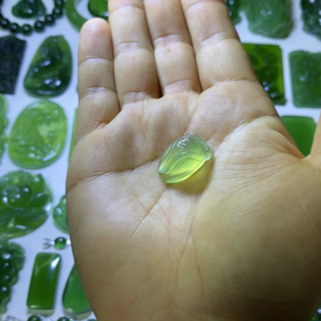【闪购商品】未镶嵌蛇纹石玉颈饰